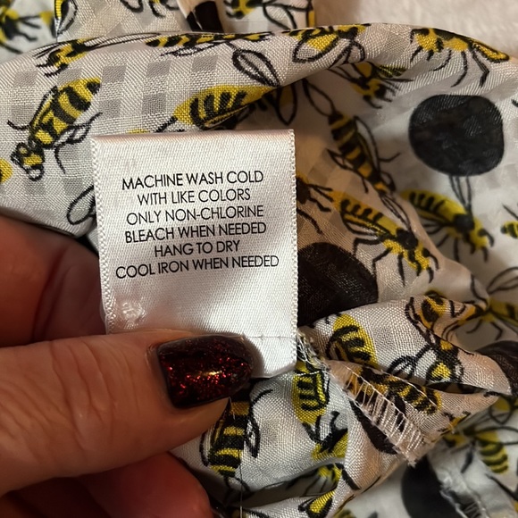 ModCloth BEE and Polka dot sleeveless top! - Picture 11 of 13